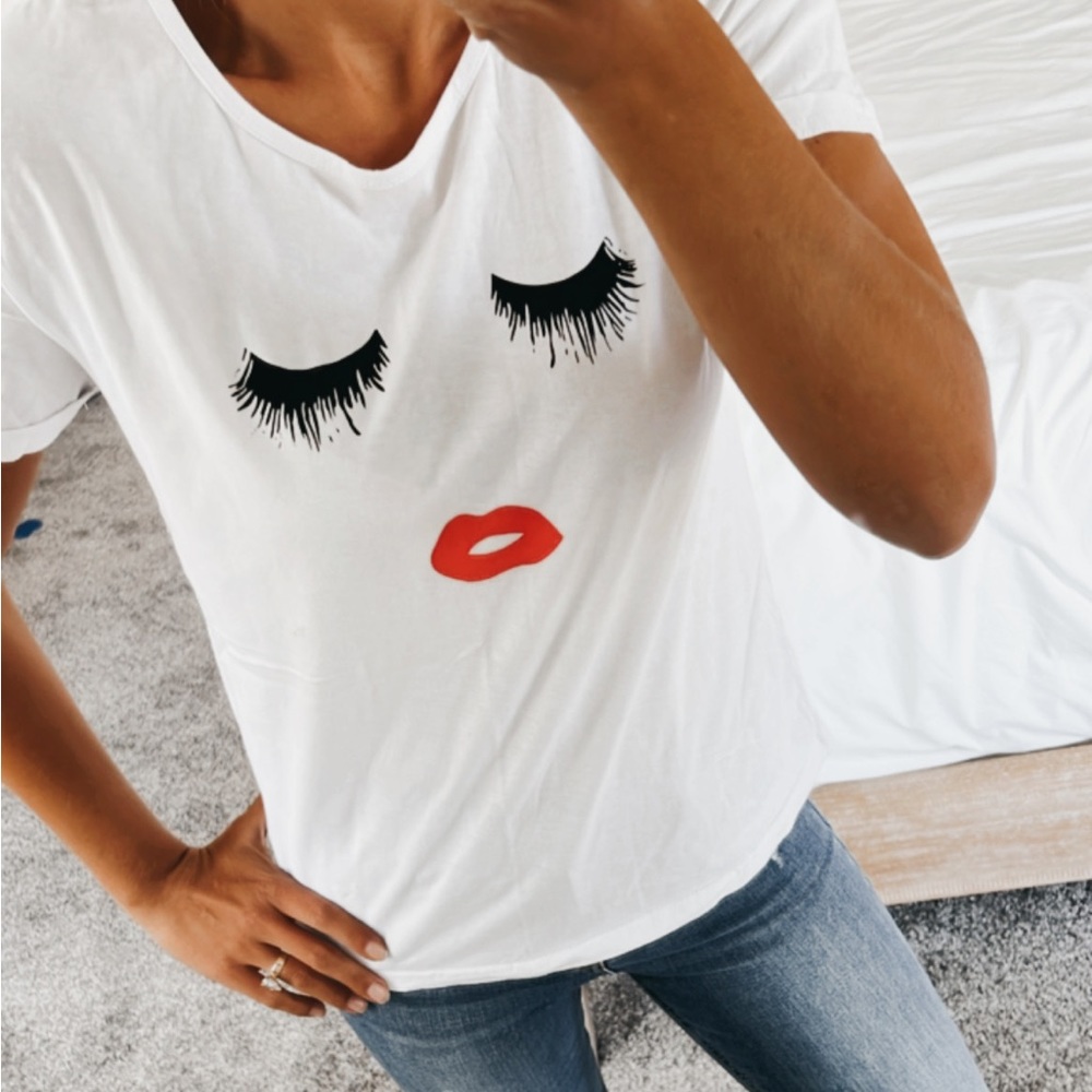 SHEIN Eyelashes and Lips T Shirt